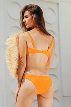 Charger l&#39;image dans la galerie, Bikini bandeau taille basse en blocs de couleur 
